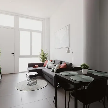 Quiet Terrace In Triana Close To The River Апартаменты